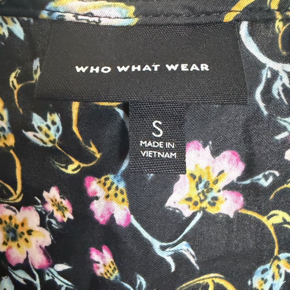 Who What Wear Black Floral Blouse - Picture 3 of 5